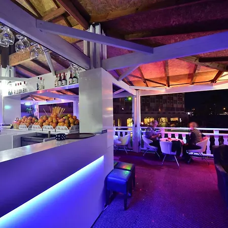 Royal Paradise Rezort Side