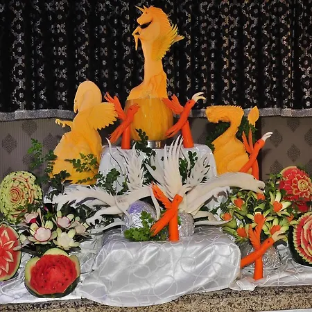 Royal Paradise Rezort Side