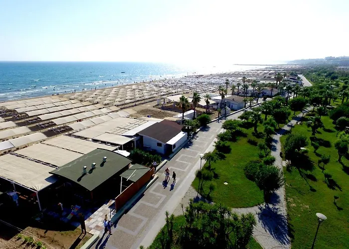 Royal Paradise Resort Side