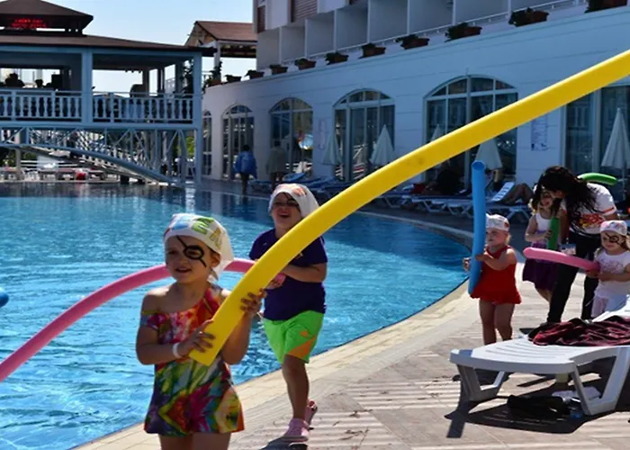 Royal Paradise Rezort Side