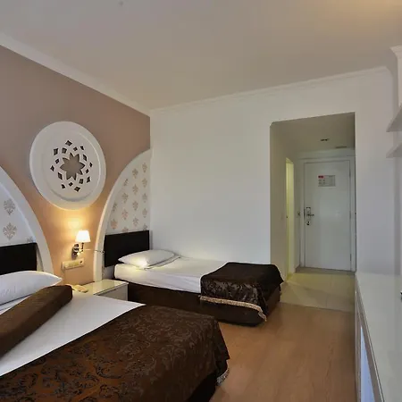 אתר נופש Royal Paradise