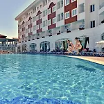 度假村 Royal Paradise 4*